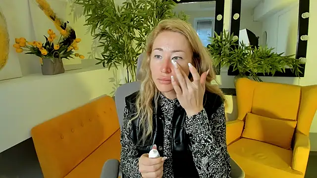 AstraMonroe online show from 26, 9, 2025