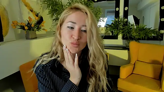 AstraMonroe online show from 29, 9, 2025