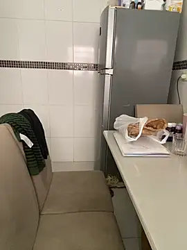 Mirella Oliveira online show from 6, 11, 2025