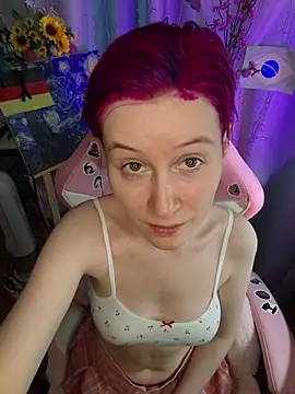 Snapshot of Fuzzy_Unicorn chatting on 7, 7, 2026 Fuzzy Unicorn online show from 7, 7, 2026