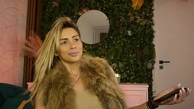 Snapshot of angel_wow_ chatting on 9, 1, 2026 angel wow online show from 9, 1, 2026