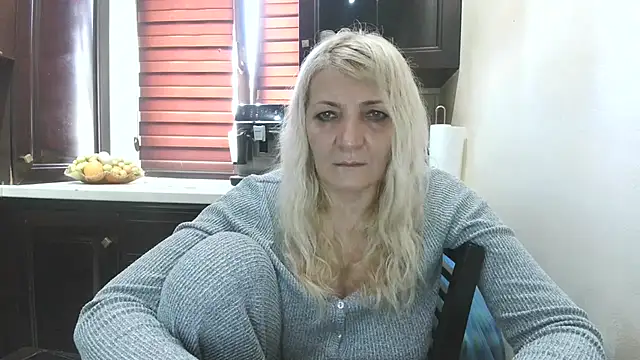 Snapshot of ButterflyBlondie chatting on 21, 7, 2026 ButterflyBlondie online show from 21, 7, 2026