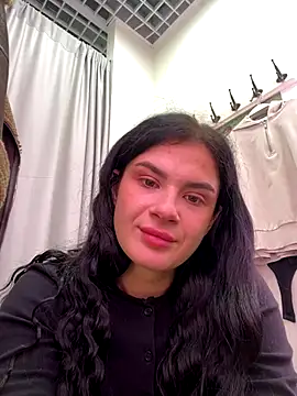 Snapshot of MiraReach chatting on 10, 10, 2025 MiraReach online show from 10, 10, 2025