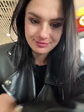 Snapshot of MiraReach chatting on 10, 9, 2025 MiraReach online show from 10, 9, 2025