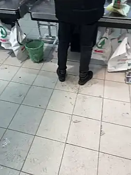 Snapshot of MiraReach chatting on 19, 11, 2025 MiraReach online show from 19, 11, 2025