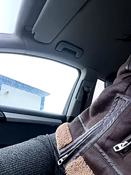 Snapshot of MiraReach chatting on 4, 11, 2025 MiraReach online show from 4, 11, 2025