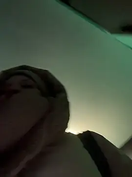 Snapshot of MiraReach chatting on 1, 12, 2025 MiraReach online show from 1, 12, 2025