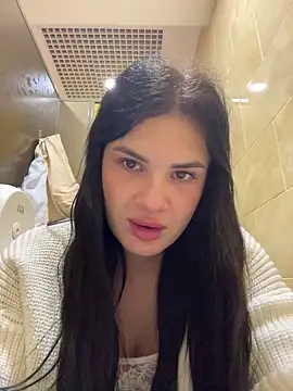 Snapshot of MiraReach chatting on 13, 10, 2025 MiraReach online show from 13, 10, 2025