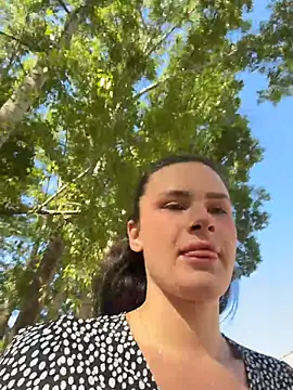 Snapshot of MiraReach chatting on 6, 6, 2026 MiraReach online show from 6, 6, 2026