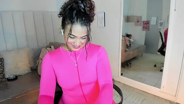 Snapshot of veronica_b07 chatting on 8, 5, 2026 veronica b07 online show from 8, 5, 2026