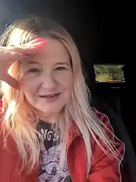 SuzieSub online show from 11, 10, 2025