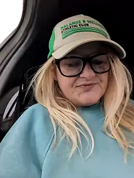 SuzieSub online show from 21, 10, 2025