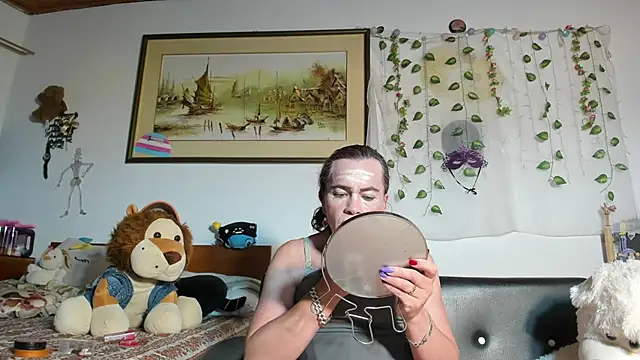 Mishell Bons online show from 10, 5, 2026