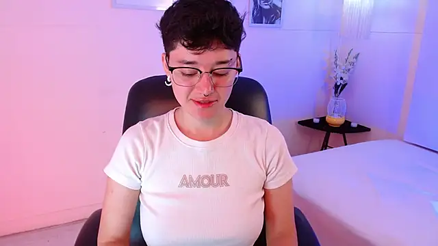 Snapshot of jeroharper chatting on 6, 10, 2025 jeroharper online show from 6, 10, 2025