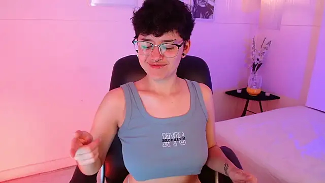 Snapshot of jeroharper chatting on 4, 11, 2025 jeroharper online show from 4, 11, 2025