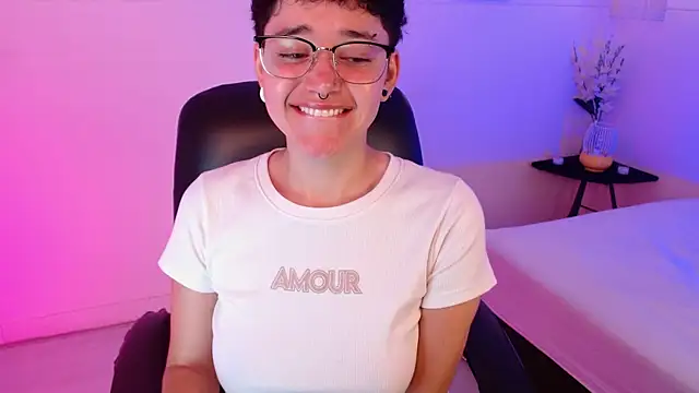 Snapshot of jeroharper chatting on 23, 11, 2025 jeroharper online show from 23, 11, 2025