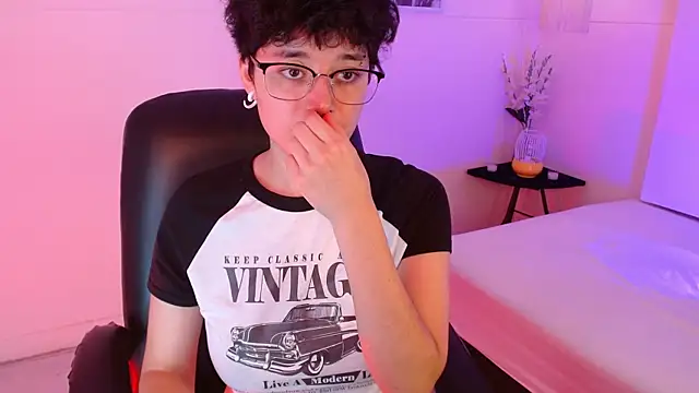 Snapshot of jeroharper chatting on 12, 11, 2025 jeroharper online show from 12, 11, 2025