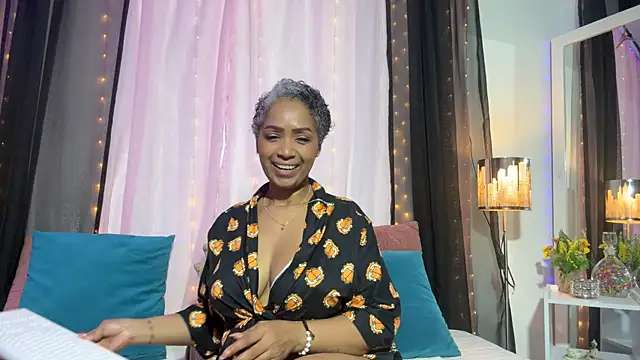 Snapshot of skarlleth_11 chatting on 8, 10, 2025 skarlleth 11 online show from 8, 10, 2025