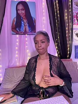 Snapshot of skarlleth_11 chatting on 17, 11, 2025 skarlleth 11 online show from 17, 11, 2025