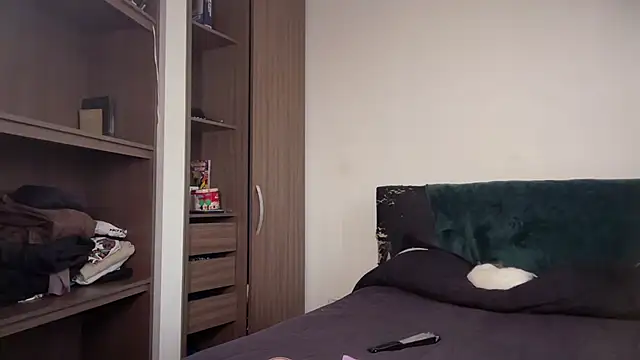 MiaBunnie online show from 19, 12, 2025