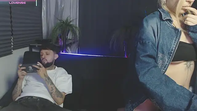 MiaBunnie online show from 10, 1, 2026