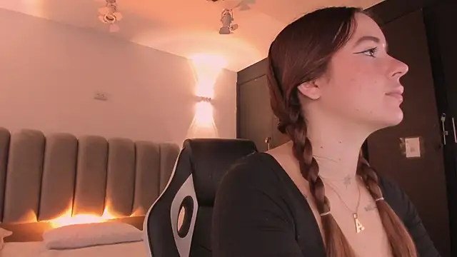 Snapshot of AlliceLover chatting on 7, 1, 2026 AlliceLover online show from 7, 1, 2026