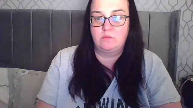 Curvy OliviaXX online show from 6, 1, 2026