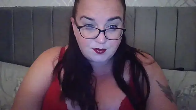 Curvy OliviaXX online show from 8, 9, 2025