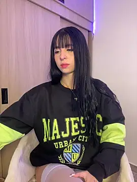 Lia  1 online show from 18, 9, 2025