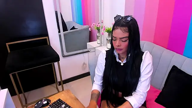 EmmaEbony  online show from 4, 10, 2025