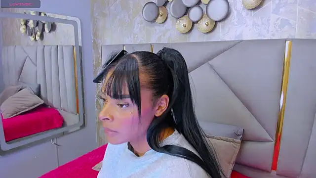 EmmaEbony  online show from 28, 4, 2026