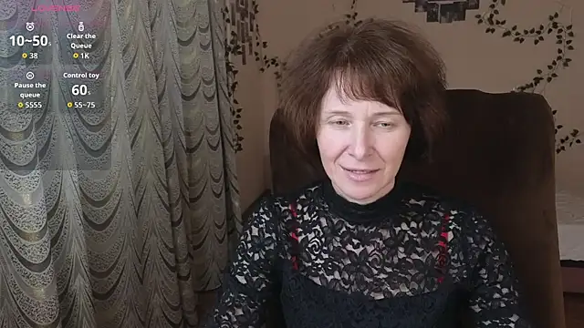 Snapshot of Lia_Tito chatting on 11, 11, 2025 Lia Tito online show from 11, 11, 2025