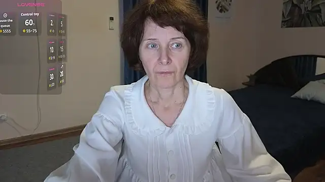 Snapshot of Lia_Tito chatting on 27, 10, 2025 Lia Tito online show from 27, 10, 2025