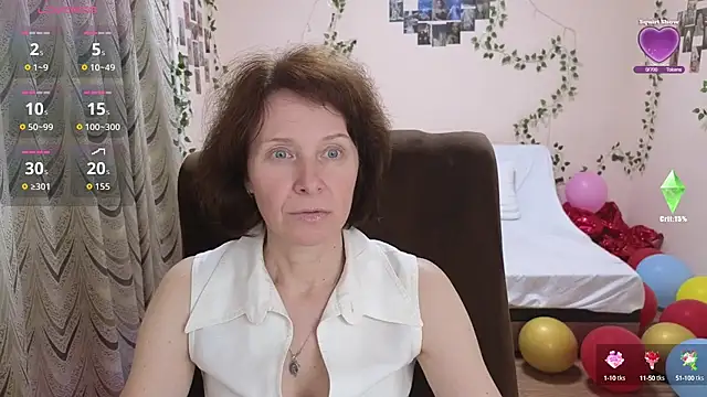 Snapshot of Lia_Tito chatting on 13, 10, 2025 Lia Tito online show from 13, 10, 2025