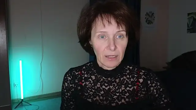 Snapshot of Lia_Tito chatting on 28, 10, 2025 Lia Tito online show from 28, 10, 2025