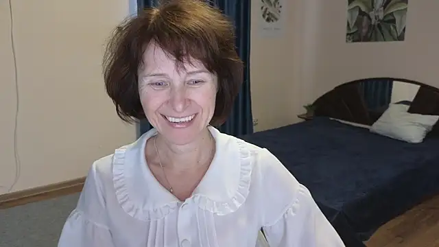 Snapshot of Lia_Tito chatting on 8, 11, 2025 Lia Tito online show from 8, 11, 2025