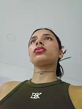 Lorena Mcfly online show from 8, 6, 2026
