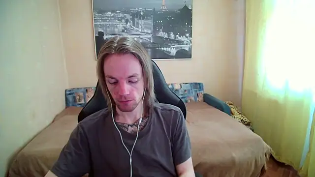 Snapshot of AdamDickens chatting on 13, 9, 2025 AdamDickens online show from 13, 9, 2025