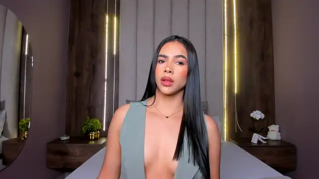 LucySalvatore  online show from 20, 9, 2025