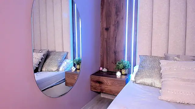 LucySalvatore  online show from 1, 12, 2025