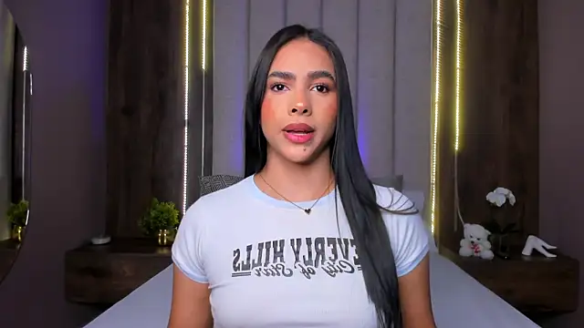 LucySalvatore  online show from 27, 9, 2025