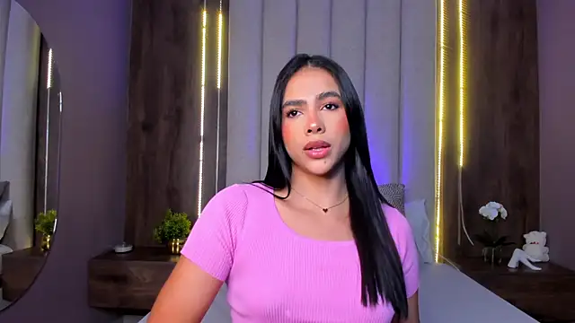 LucySalvatore  online show from 23, 9, 2025