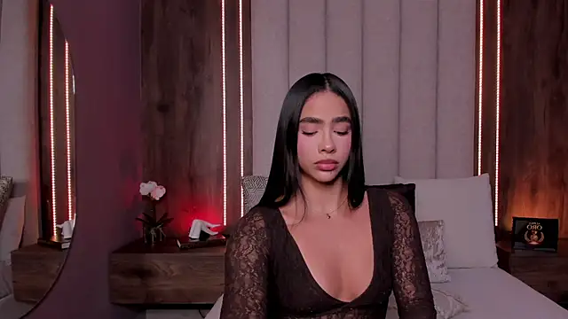 LucySalvatore  online show from 19, 7, 2026