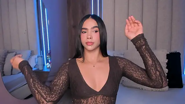 Snapshot of LucySalvatore_ chatting on 17, 2, 2026 LucySalvatore online show from 17, 2, 2026