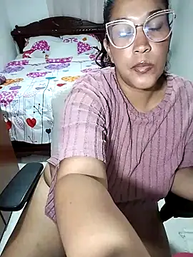 Ivy horse  online show from 18, 9, 2025