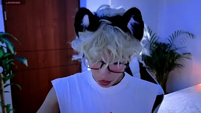 Snapshot of taichi_bluy chatting on 11, 10, 2025 taichi bluy online show from 11, 10, 2025