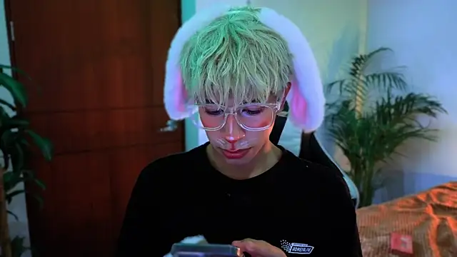 Snapshot of taichi_bluy chatting on 26, 10, 2025 taichi bluy online show from 26, 10, 2025