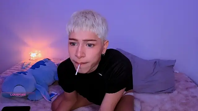 Snapshot of taichi_bluy chatting on 13, 9, 2025 taichi bluy online show from 13, 9, 2025