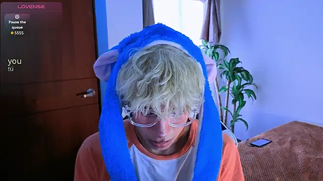 Snapshot of taichi_bluy chatting on 7, 11, 2025 taichi bluy online show from 7, 11, 2025