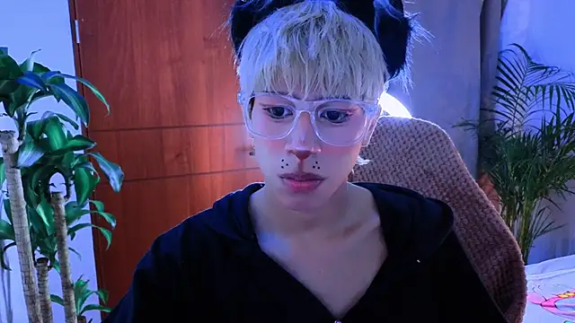 Snapshot of taichi_bluy chatting on 29, 10, 2025 taichi bluy online show from 29, 10, 2025